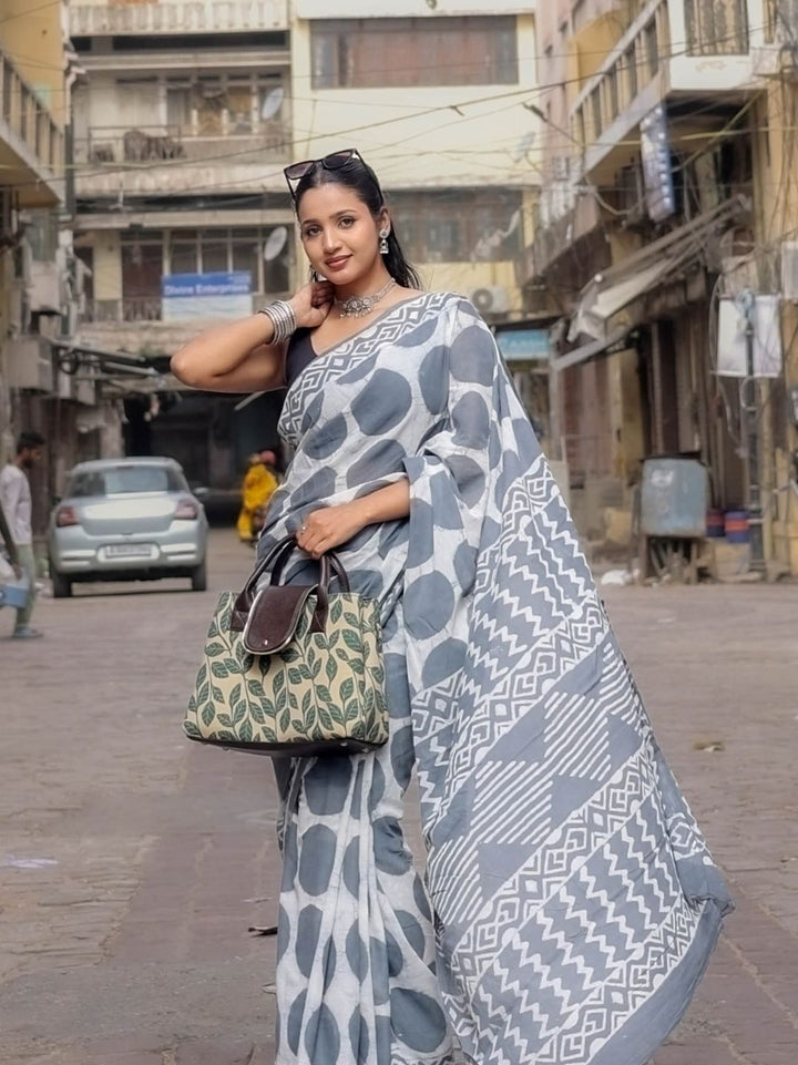 Timeless Saree Circle Design Dabu HandBlock Pure Mul Cotton Saree