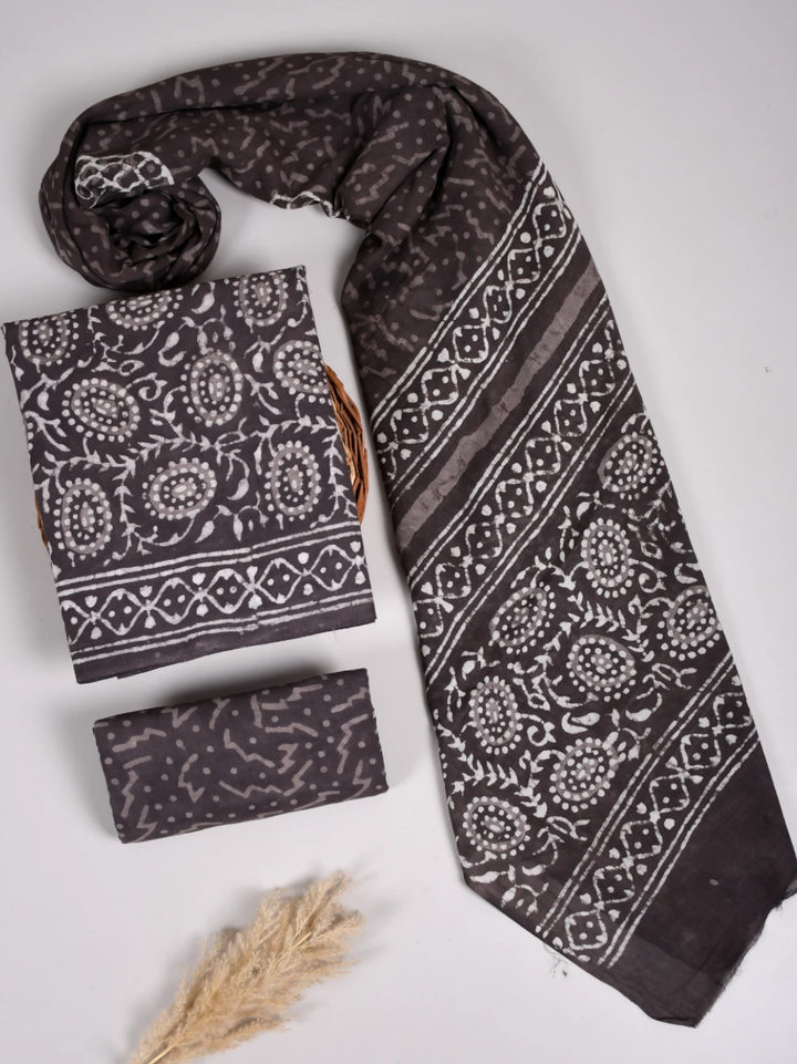 Kashish Dye Dabu Cotton Suit with Mulmul Cotton Dupatta