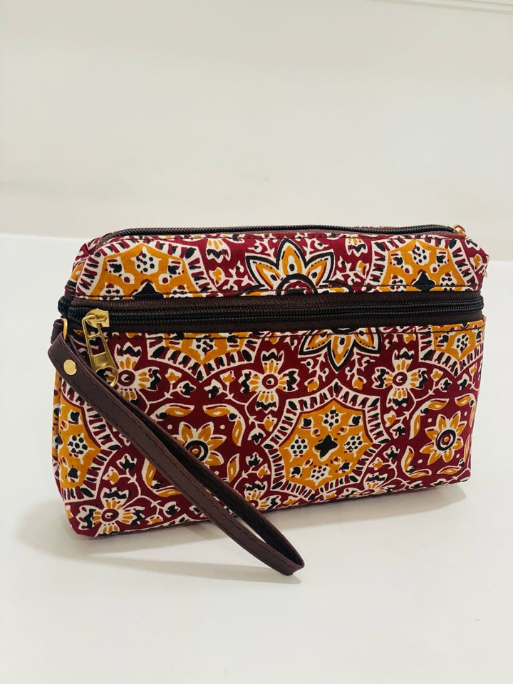 Kalamkari Embellished Hand Clutch Bag – Traditional & Elegant