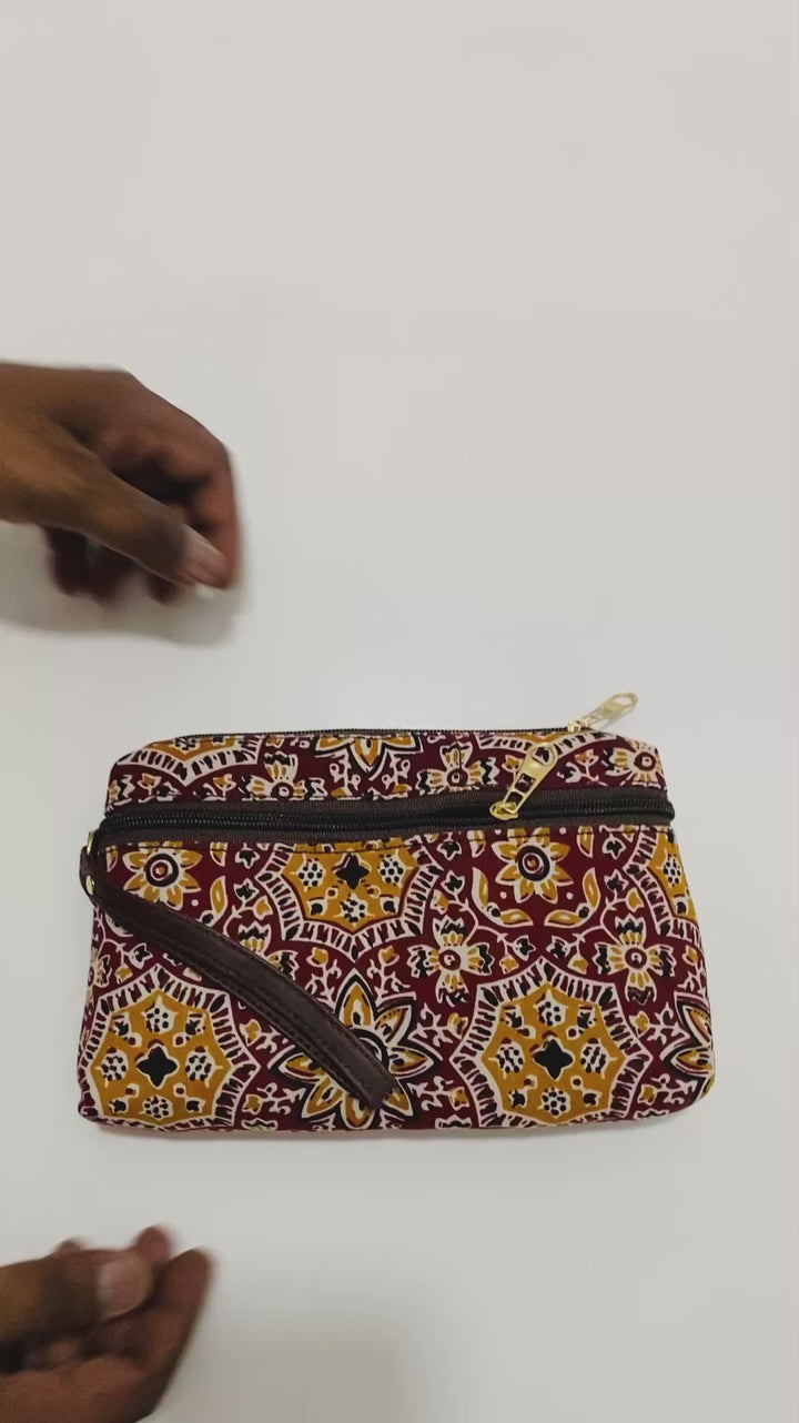 Kalamkari Embellished Hand Clutch Bag – Traditional & Elegant