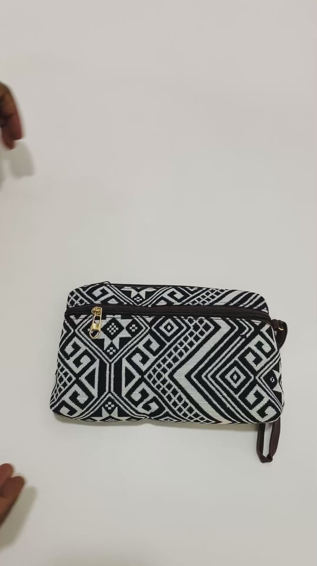 Black Jacquard Embellished Hand Clutch Bag – Elegant & Functional